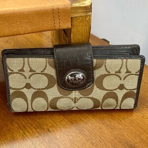 Coach Sutton Signature Embossed Leather Wallet Brown Y2K‎ 90s Trendy Artsy